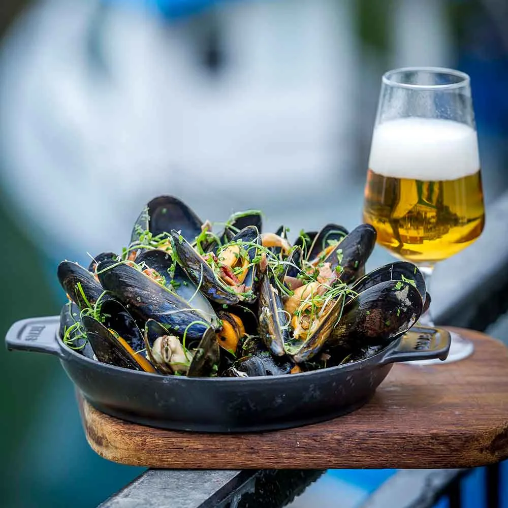 Mussels and Belgian Beer: Why This Pairing is Iconic Mussels and Belgian Beer: Why This Pairing is Iconic